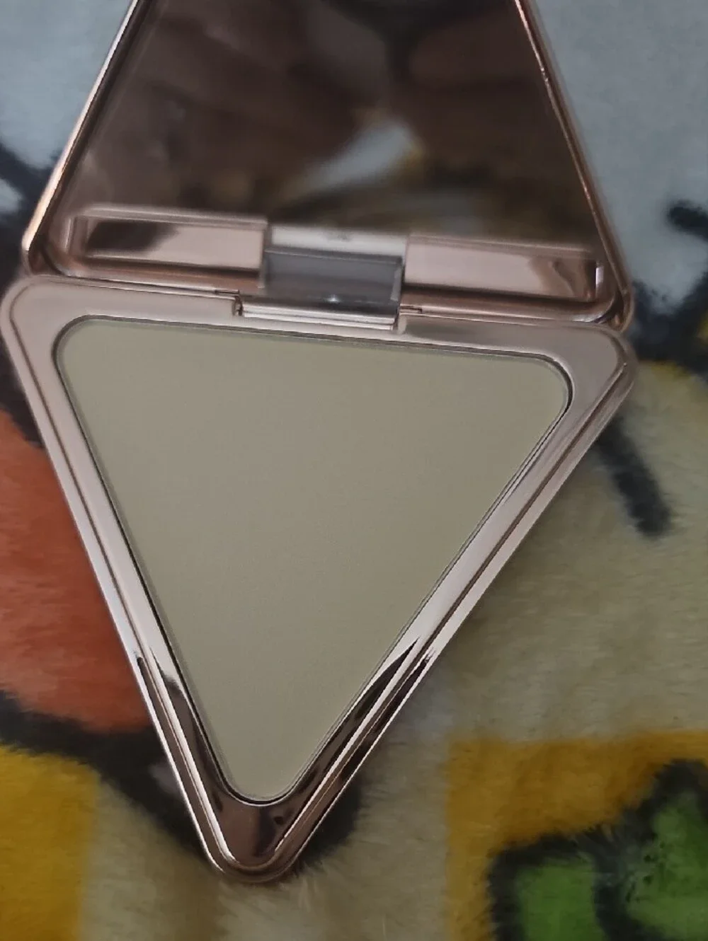 Lys Beauty Triangular Translucent Setting Powder Palette - Rose Gold